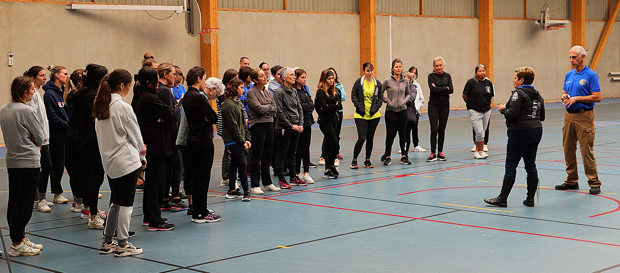 Stage de Krav Maga en extérieur à Binic — démonstration de défense contre couteau